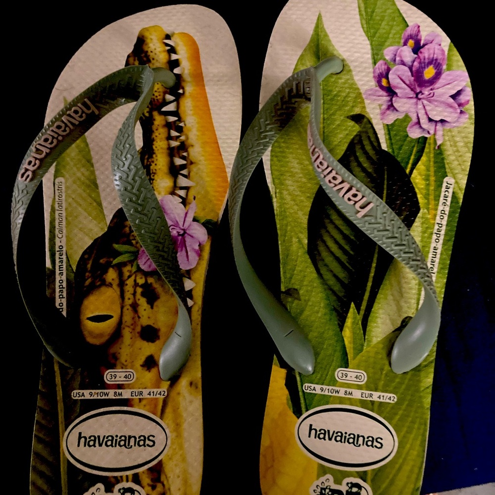 Size 9/10 New Havianas Sandals
